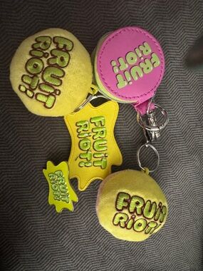 Fruit Riot Keychains, patch & pin
